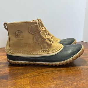 Sorel Out N About Waterproof Leather Duck Boots Size 9 Black / Elk Tan